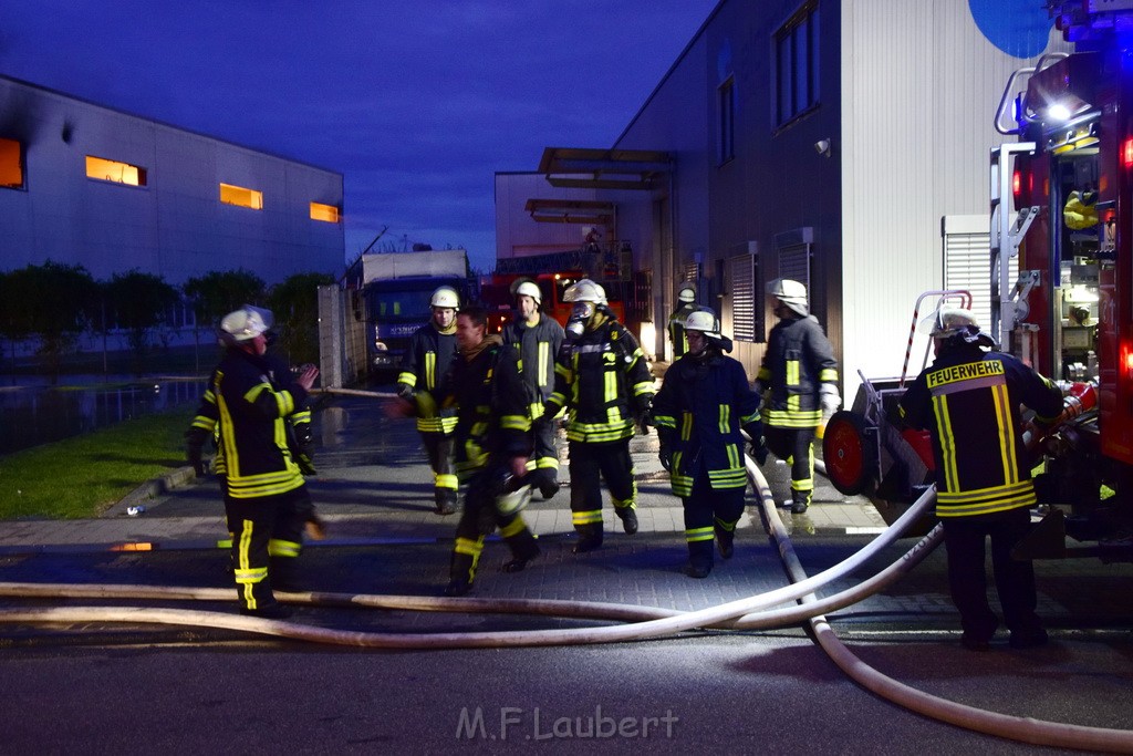 Grossbrand Halle Troisdorf Kriegsdorf Junkersring P422.JPG - Miklos Laubert